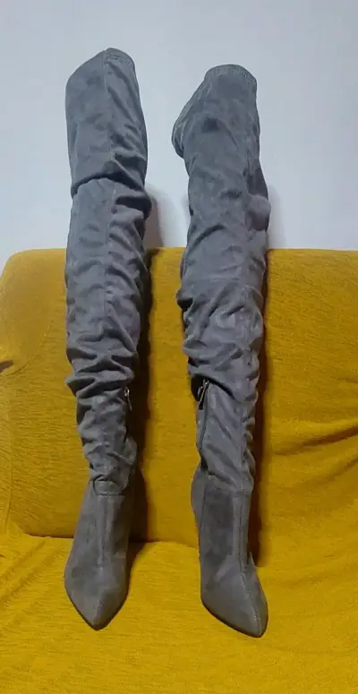 Botas altas de tacón gris para mujer - miniatura 3