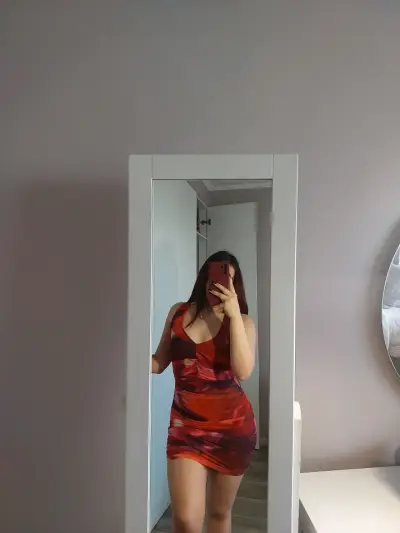Vestido corto ajustado estampado rojo y naranja - miniatura 3