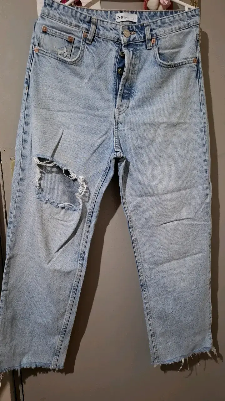 Jeans Zara desgastados para mujer