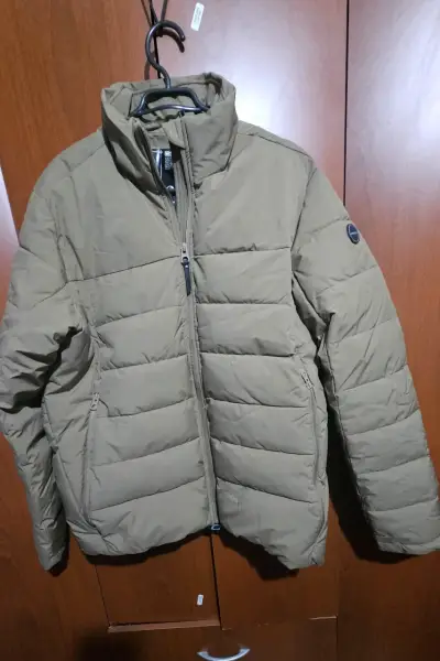 Chaqueta acolchada verde oliva para hombre - miniatura 1