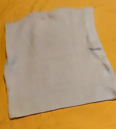 Conjunto de pantalón verde y chaleco beige - miniatura 5