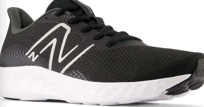 Zapatillas deportivas New Balance 520 negras - 1