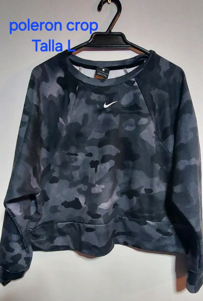 Polerón Crop Camuflado Nike Talla L