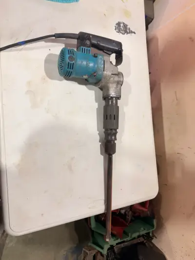 Martillo demoledor Makita usado en buen estado - miniatura 2