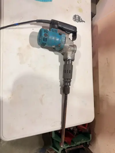 Martillo demoledor Makita usado en buen estado - miniatura 3