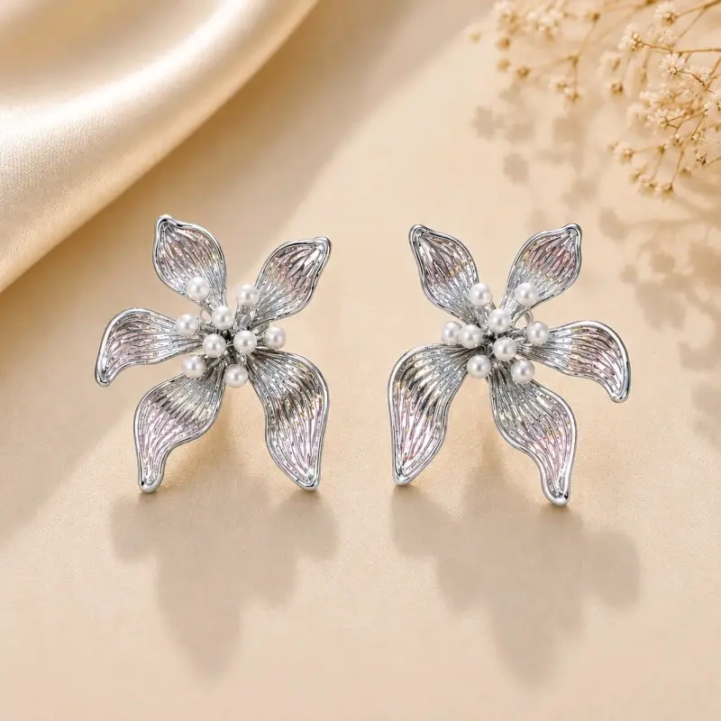 Aros de flores con diseño elegante - 5