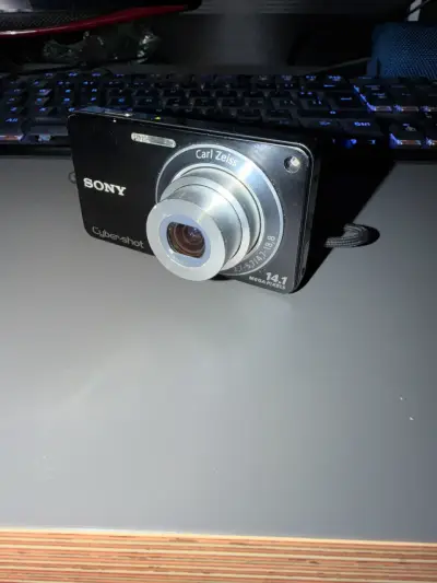 Cámara Sony Cyber-shot 14.1 MP con accesorios - miniatura 2