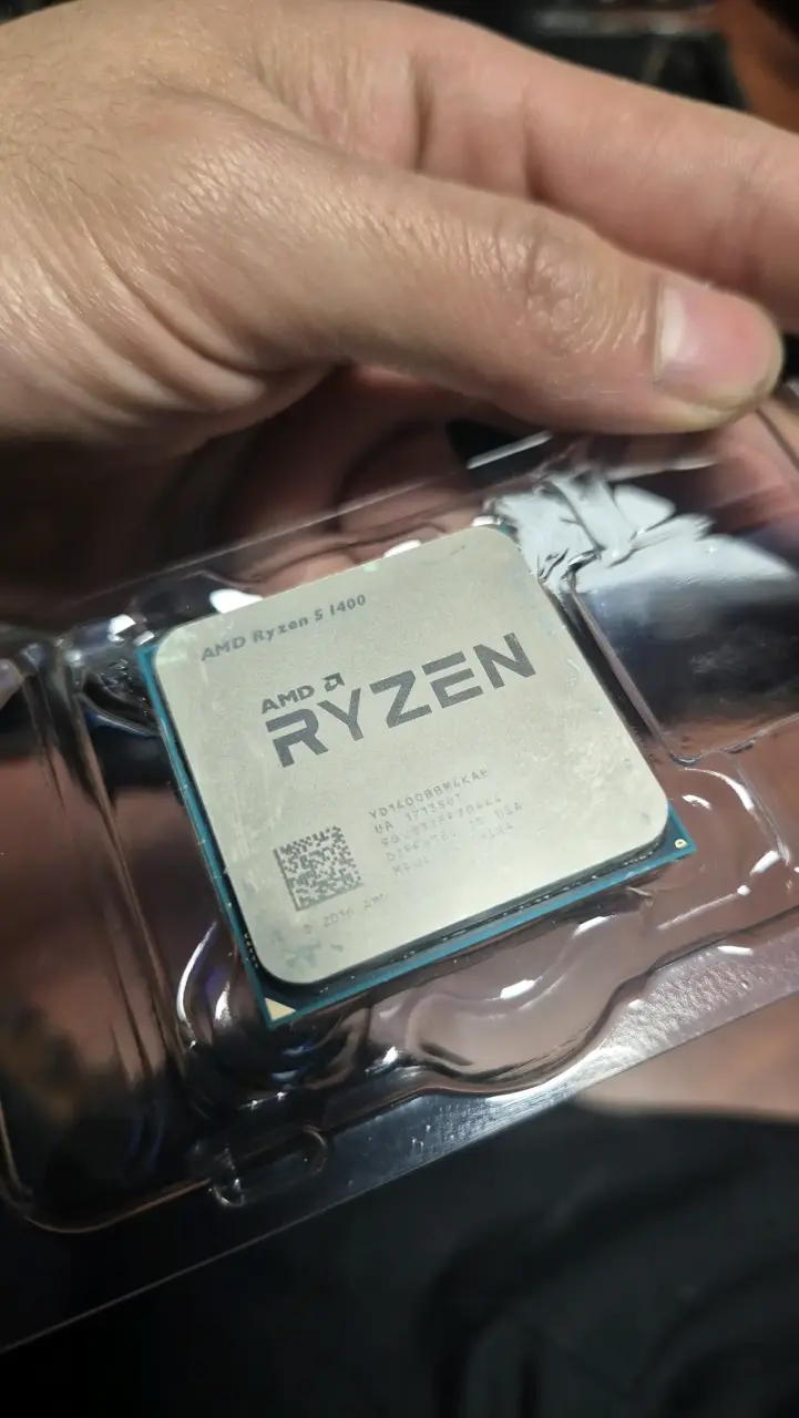 Procesador AMD Ryzen 5 1400 con caja original - 1
