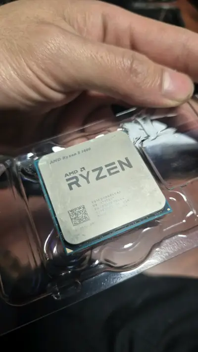 Procesador AMD Ryzen 5 1400 con caja original - miniatura 1