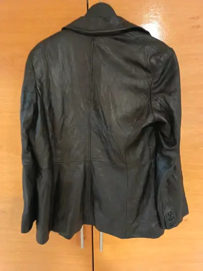 Chaqueta de cuero negra para mujer - miniatura 2