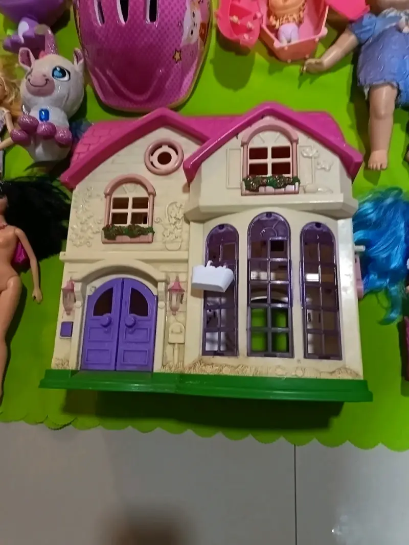 Lote de muñecas y juguetes variados para niños - 3