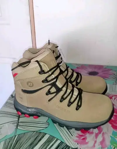Zapatos de seguridad beige con punta de acero - miniatura 1