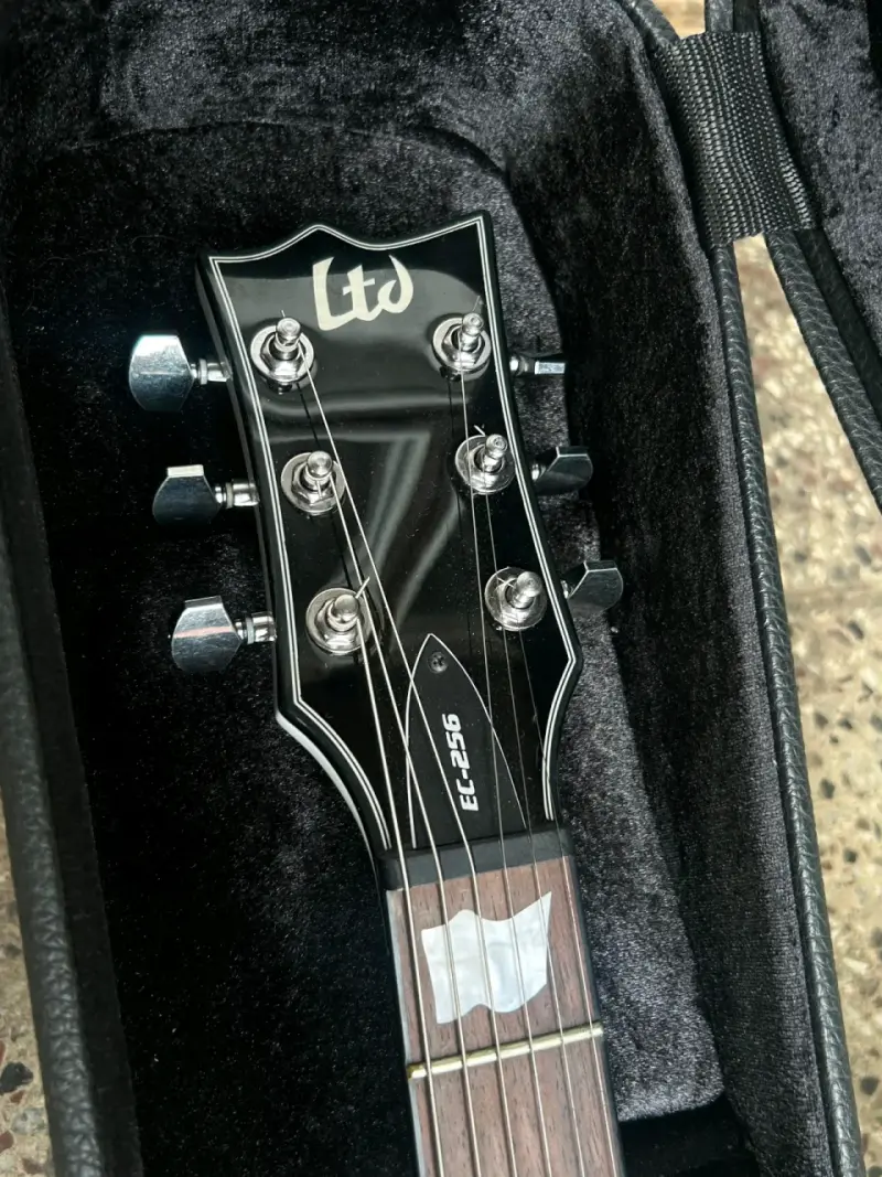 Guitarra Eléctrica LTD EC-256 Blanca - 1