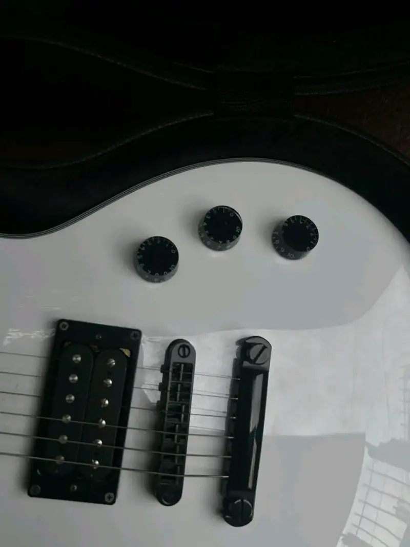 Guitarra Eléctrica LTD EC-256 Blanca - 3