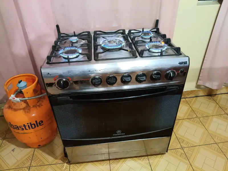 Cocina a gas Mademsa de 5 quemadores - 2