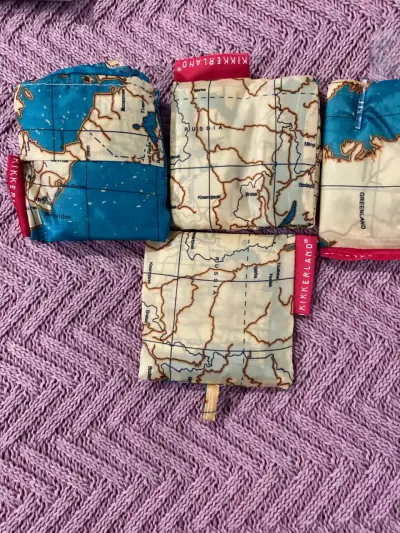 Set Bolsas de Viaje Kikkerland con Diseño de Map - miniatura 1