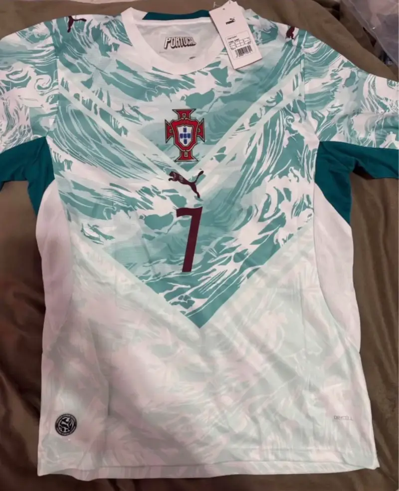 Camiseta Portugal Ronaldo Puma Edición Especial - 1