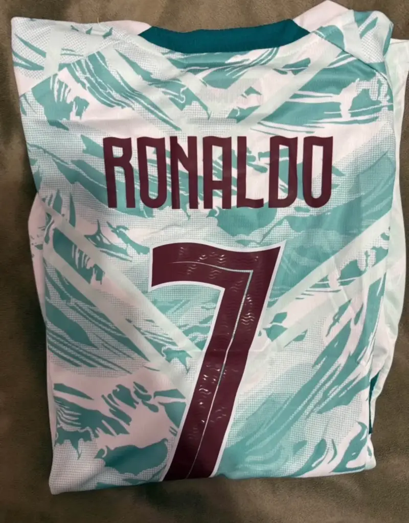 Camiseta Portugal Ronaldo Puma Edición Especial - 3