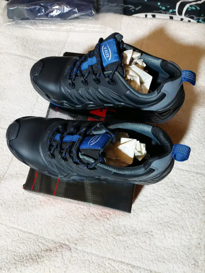 Zapatos de seguridad negros con detalles azules V-REX - 1
