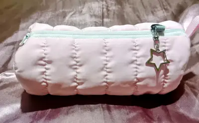 Estuche rosado acolchado con diseño de gato - miniatura 2