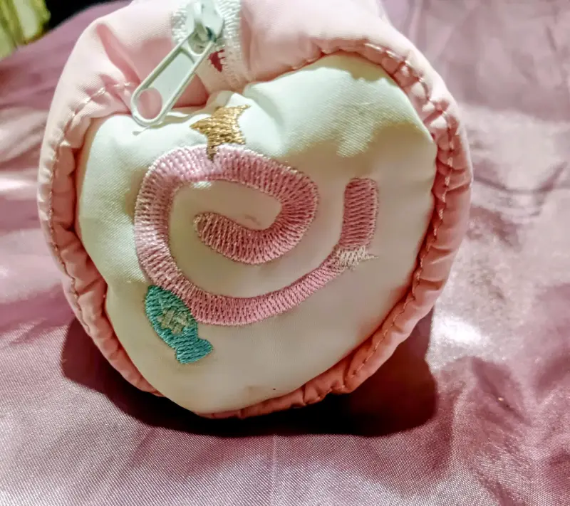 Estuche rosado acolchado con diseño de gato - 3