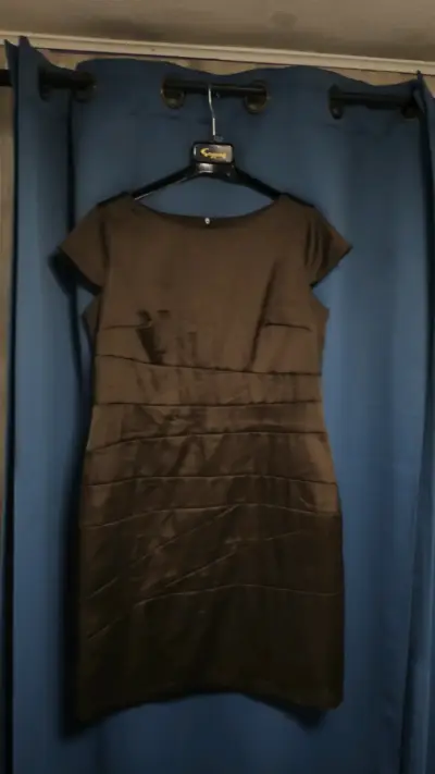 Lindo vestido de seda - miniatura 2