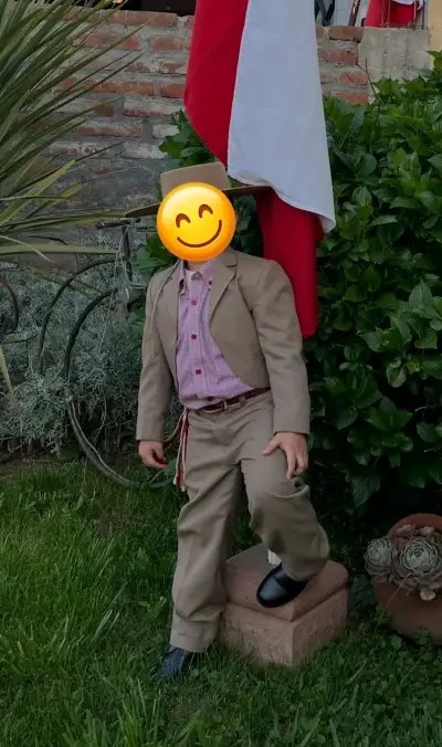 Traje de huaso chileno para niño con manta - miniatura 1