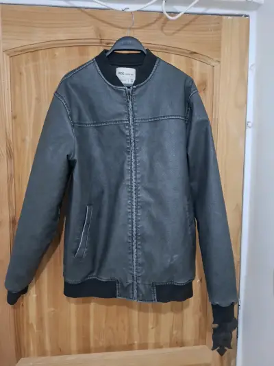 Chaqueta de cuero sintético gris para hombre - miniatura 2
