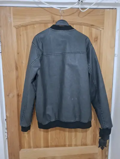 Chaqueta de cuero sintético gris para hombre - miniatura 4