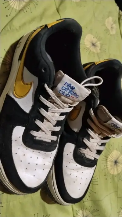 Zapatillas Nike Athletic Club blancas y negras - miniatura 1