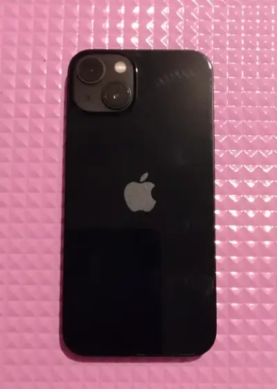 iPhone 13 en buen estado con batería al 89% - miniatura 1