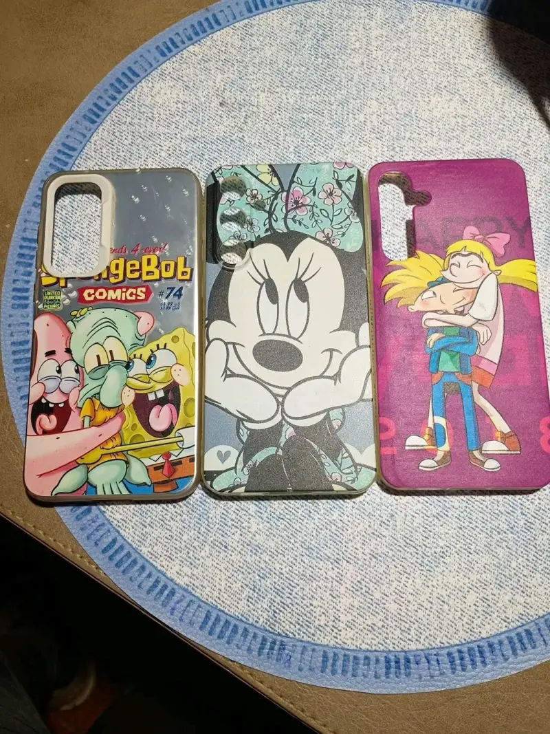 Fundas para celular con diseños animados