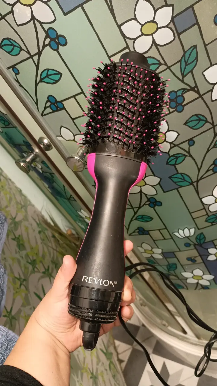Cepillo Secador Revlon Negro y Rosa