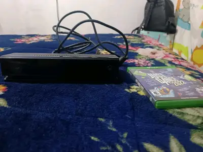 Sensor Kinect Xbox one  con juego Just Dance 2022 - miniatura 1