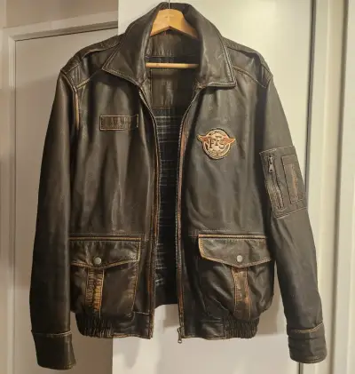 Chaqueta de cuero marrón estilo aviador - miniatura 1