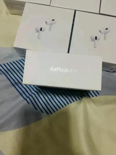 Apple AirPods Pro con estuche de carga inalámbrica - miniatura 2