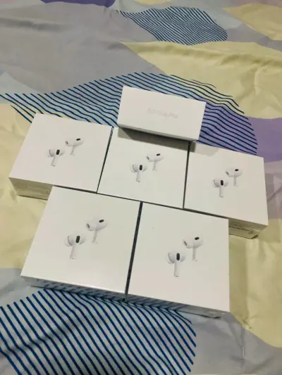 Apple AirPods Pro con estuche de carga inalámbrica - miniatura 3
