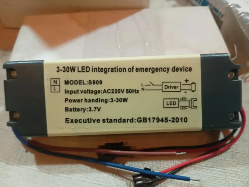 Dispositivo de emergencia LED 3-30W modelo S909