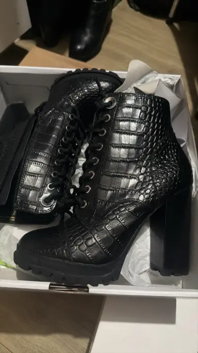 Botines de cuero negro Aldo talla 36 - miniatura 1