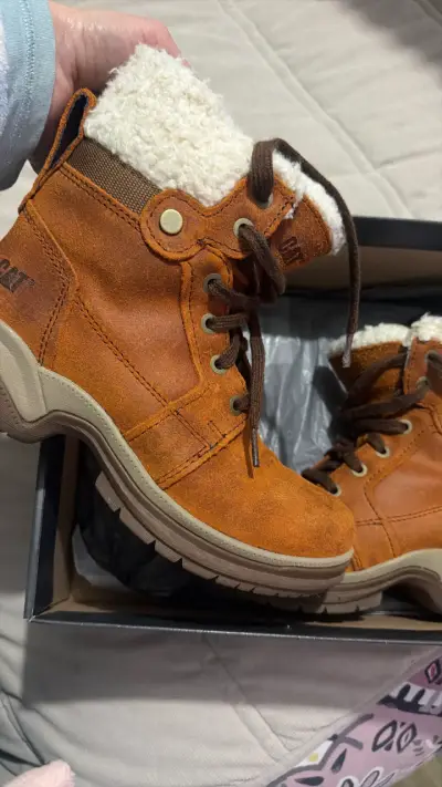 Botas de cuero marrón con forro de lana CAT - miniatura 1