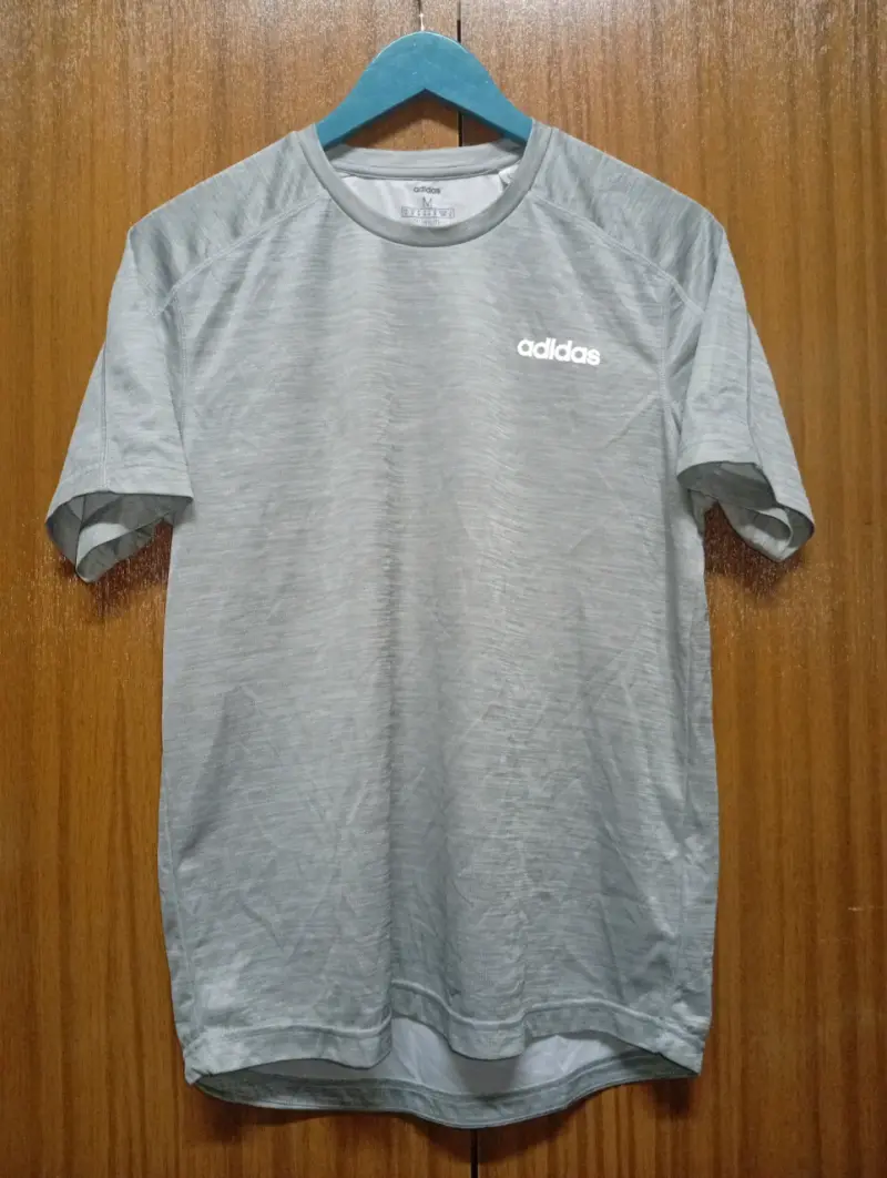 Polera deportiva gris Adidas Climalite para hombre - 1