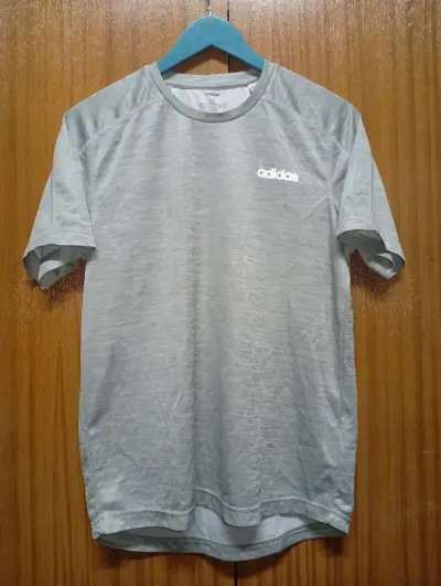 Polera deportiva gris Adidas Climalite para hombre - miniatura 1