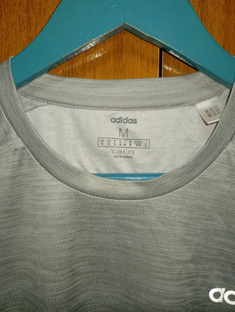 Polera deportiva gris Adidas Climalite para hombre - 3