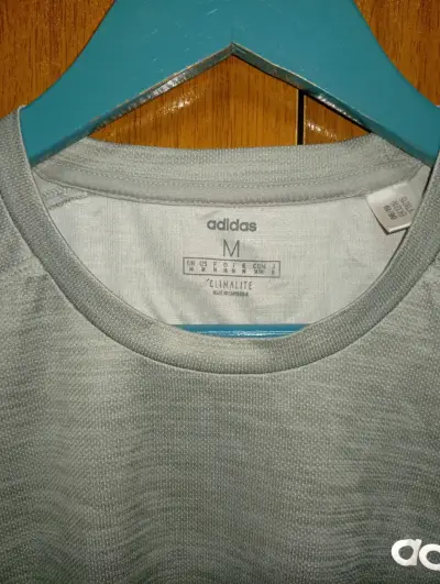 Polera deportiva gris Adidas Climalite para hombre - miniatura 3