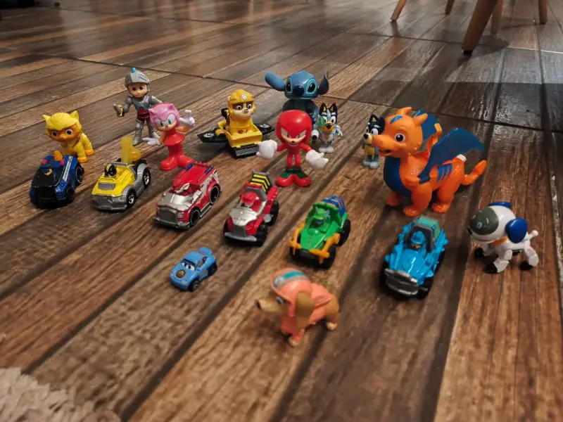 Lote de figuras, varios para niños - 2