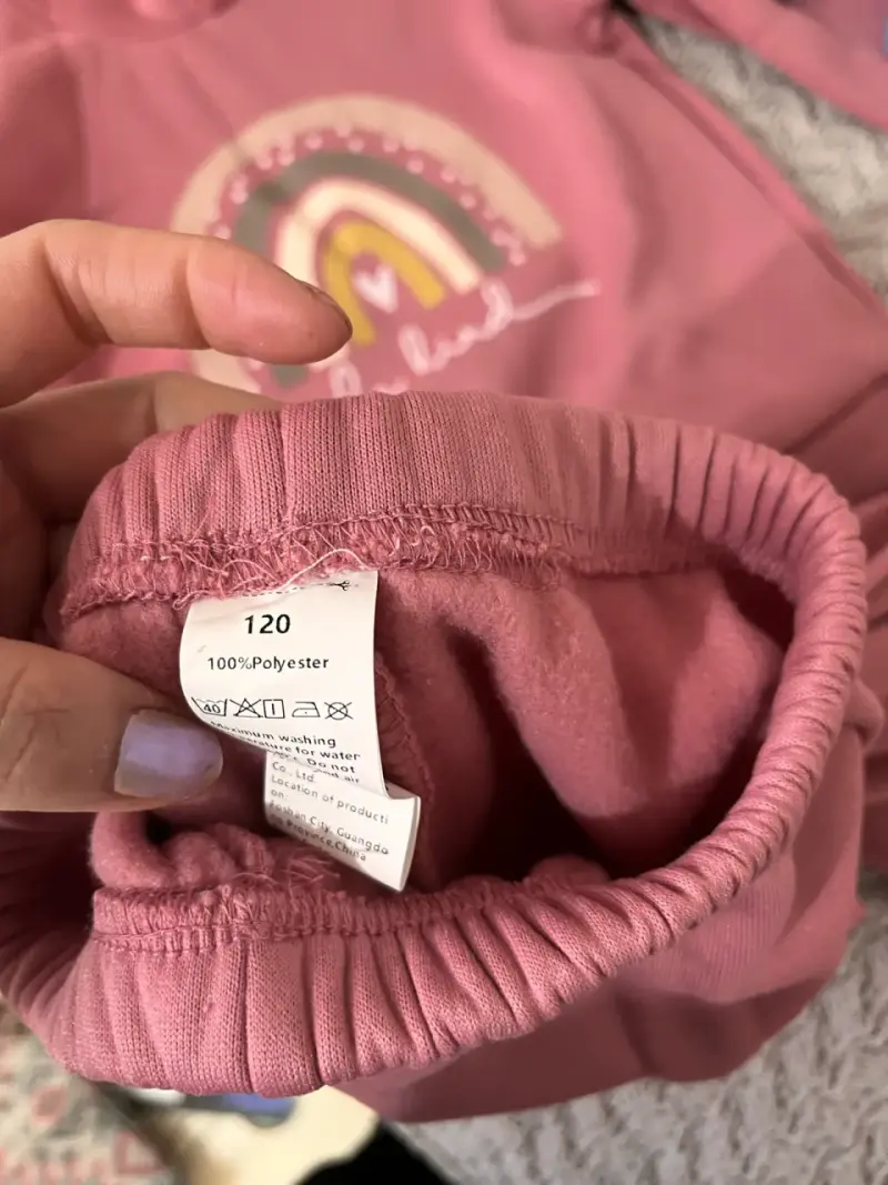 Conjunto de polerón y pantalón rosa para niña con diseño arcoíris - 3