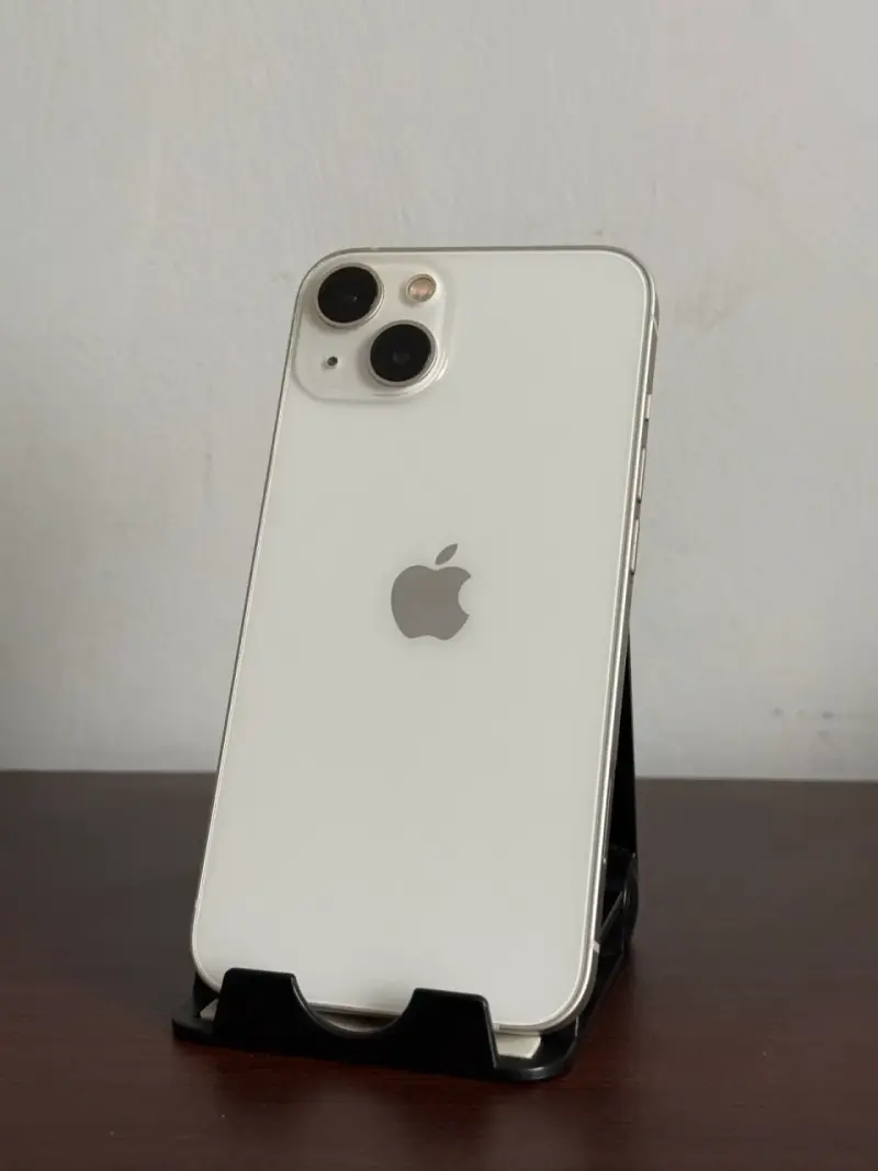 iPhone 13 en excelente estado color blanco - 2