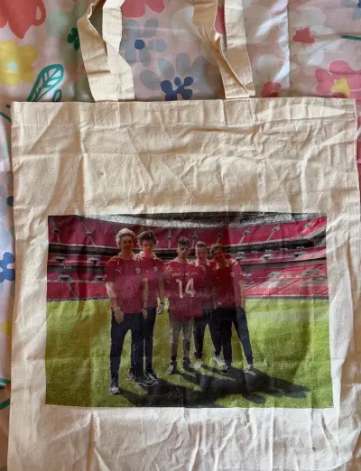 Bolsa de tela con diseño de estadio - miniatura 1
