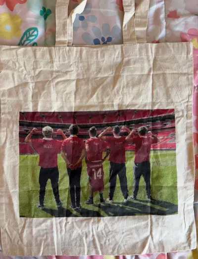 Bolsa de tela con diseño de estadio - miniatura 3