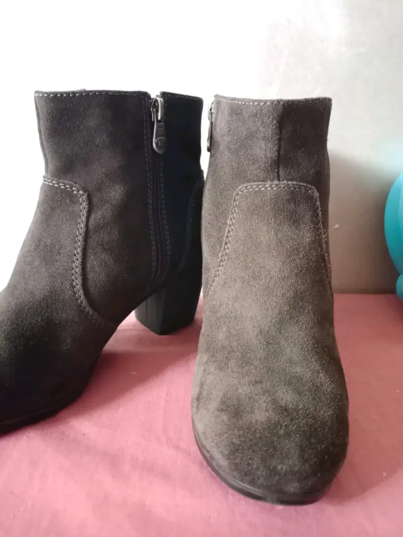 Botines de cuero marrón con tacón - 1